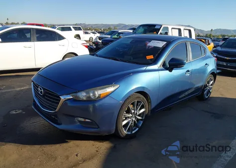 2018 Mazda Mazda3 Touring из США, поврежденный, VIN 3MZBN1L3XJM204600